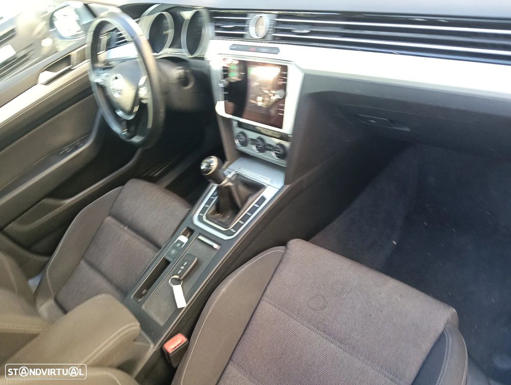 VW Passat Variant 1.6 TDI Highline - 7