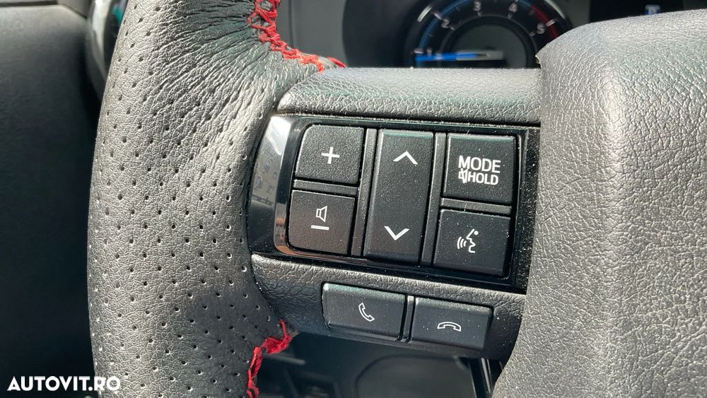 Toyota Hilux 2.8D 204CP 4x4 Double Cab AT Invincible - 29