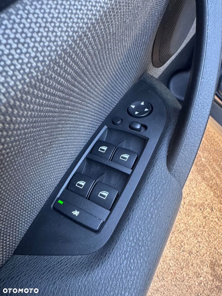 BMW X1 xDrive18d - 9