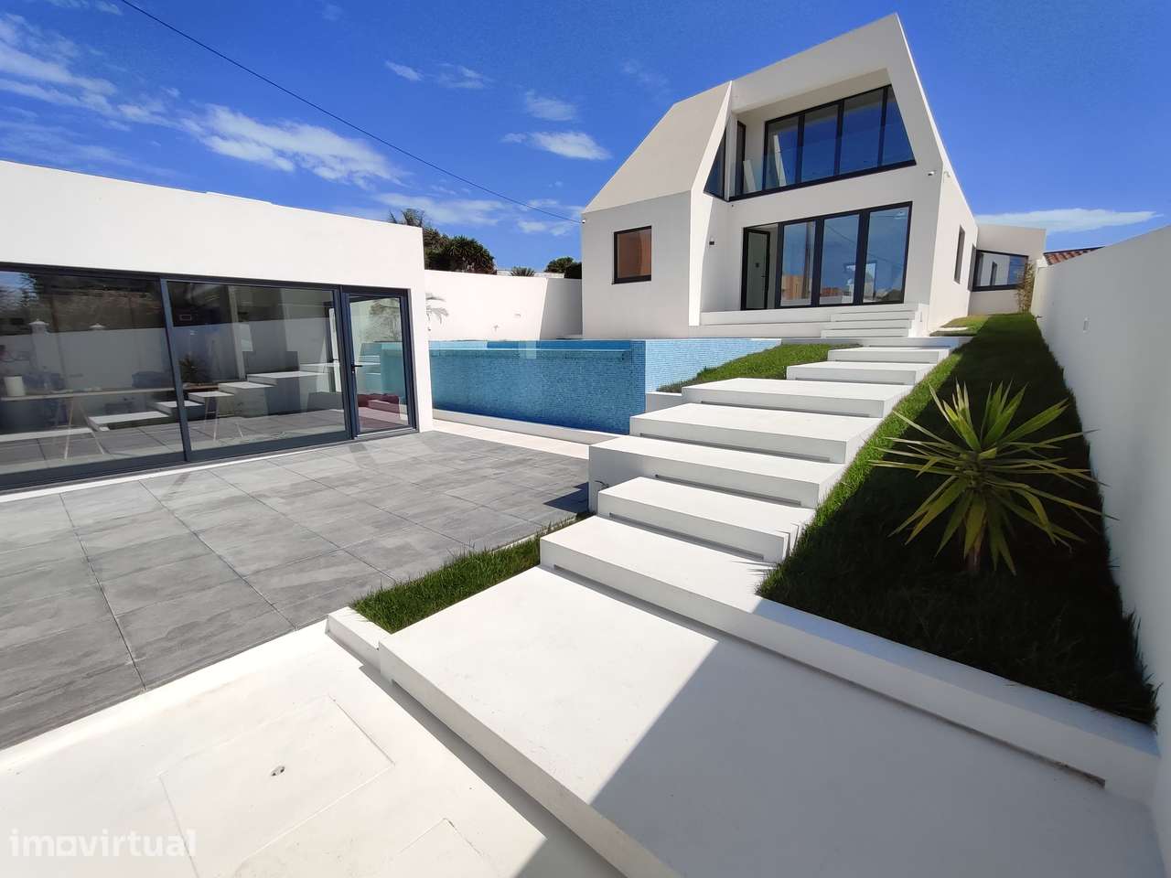 Villa T3+1, 3 min praia, vista mar, piscina. Venda direta proprietário - Grande imagem: 2/50