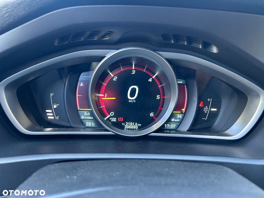 Volvo V40 D2 Momentum - 18