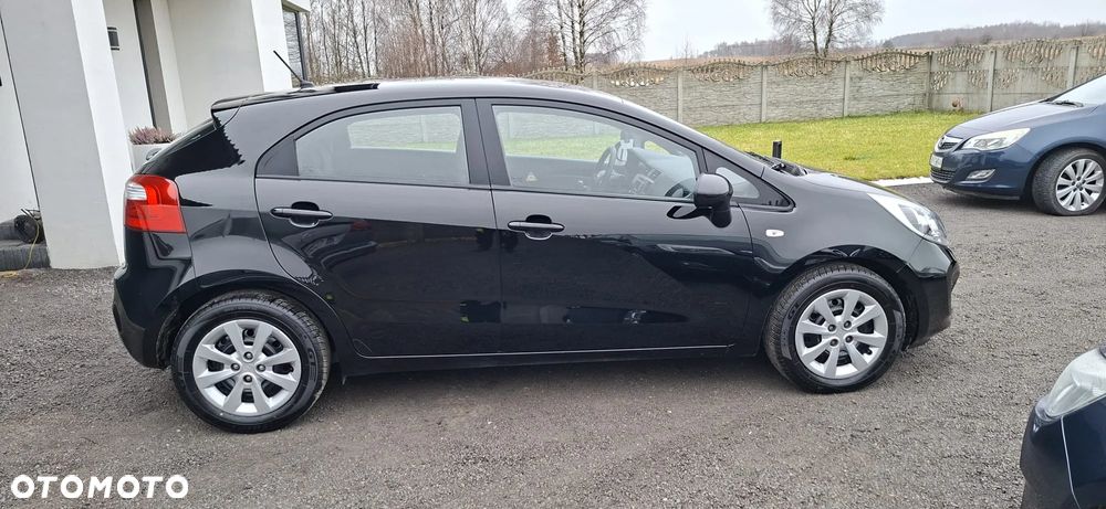 Kia Rio - 15