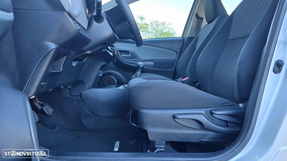 Toyota Yaris 1.0 VVT-i Comfort+P.Style - 33