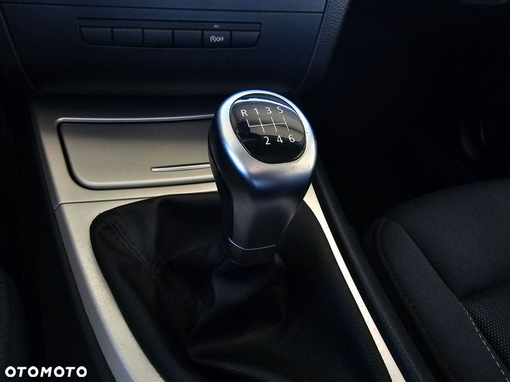 BMW Seria 1 120i - 17