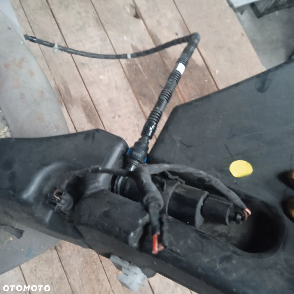 Zbiorniczek spryskiwaczy Audi TT 8S0955453 - 3