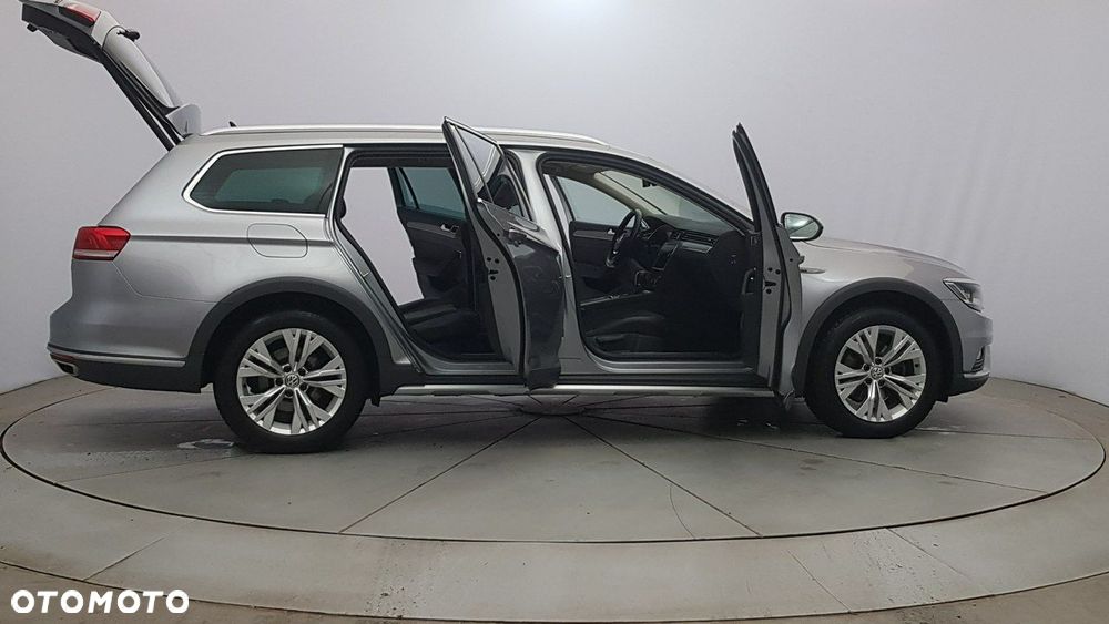 Volkswagen Passat Alltrack - 12