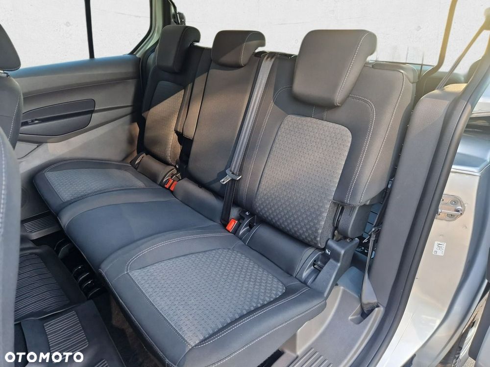 Ford Transit Connect - 13