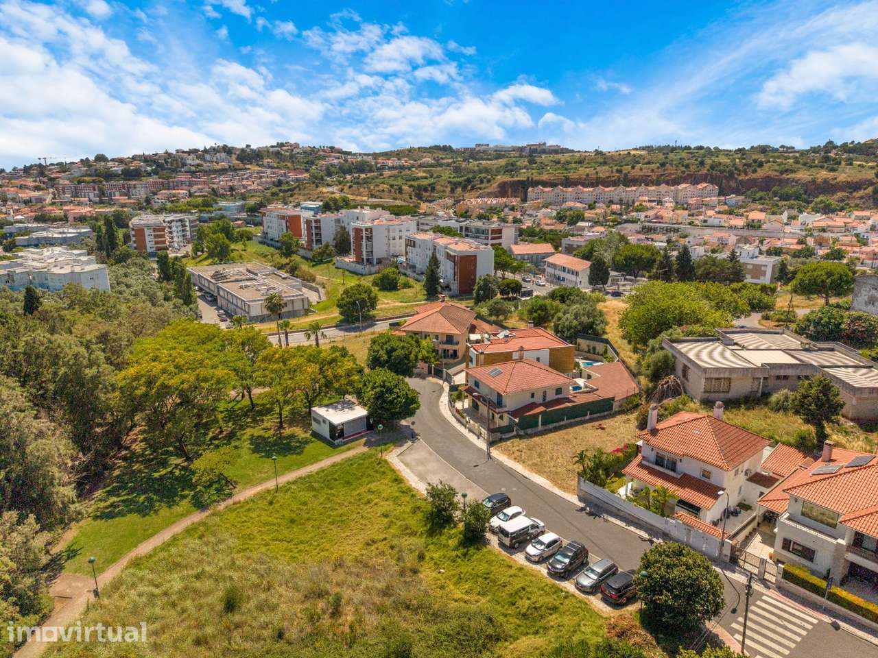 Moradia T4+1 com piscina e jardim, no Murganhal, Caxias - Grande imagem: 2/45