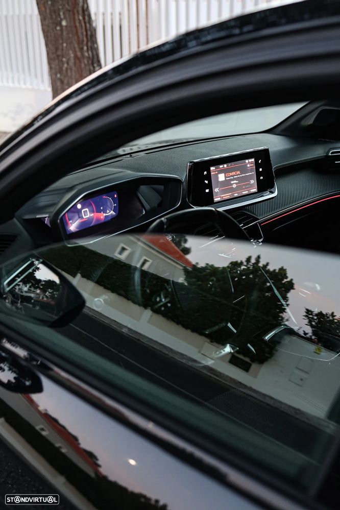 Peugeot 208 PureTech 100 GT Pack - 17