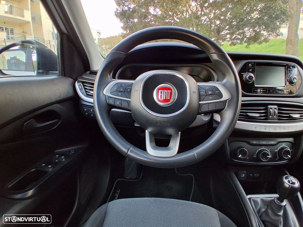 Fiat Tipo Station Wagon 1.4 Lounge - 28