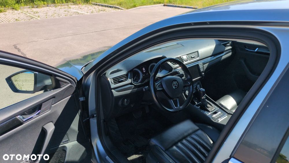 Skoda Superb 2.0 TDI L&K DSG - 9