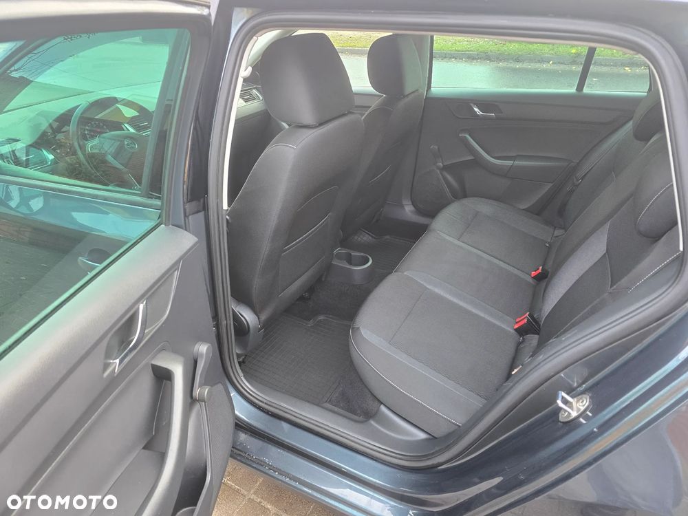 Skoda RAPID 1.2 TSI Ambition - 8