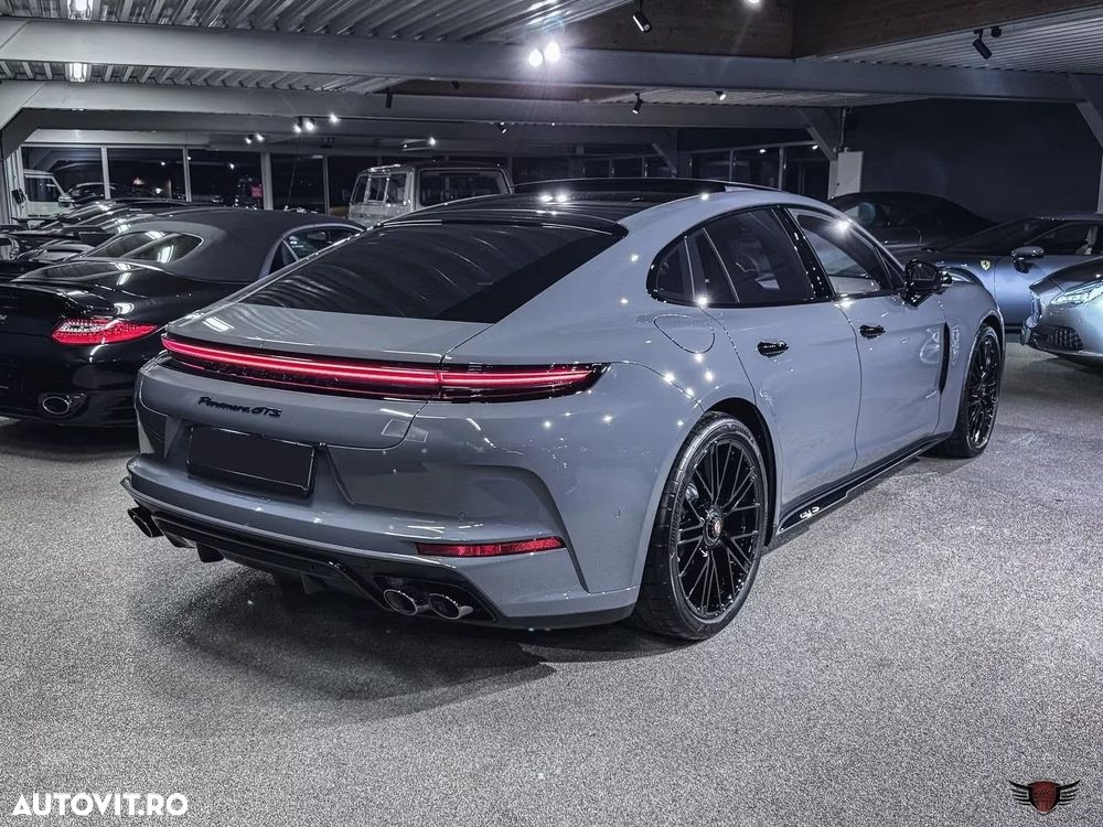 Porsche Panamera GTS - 4