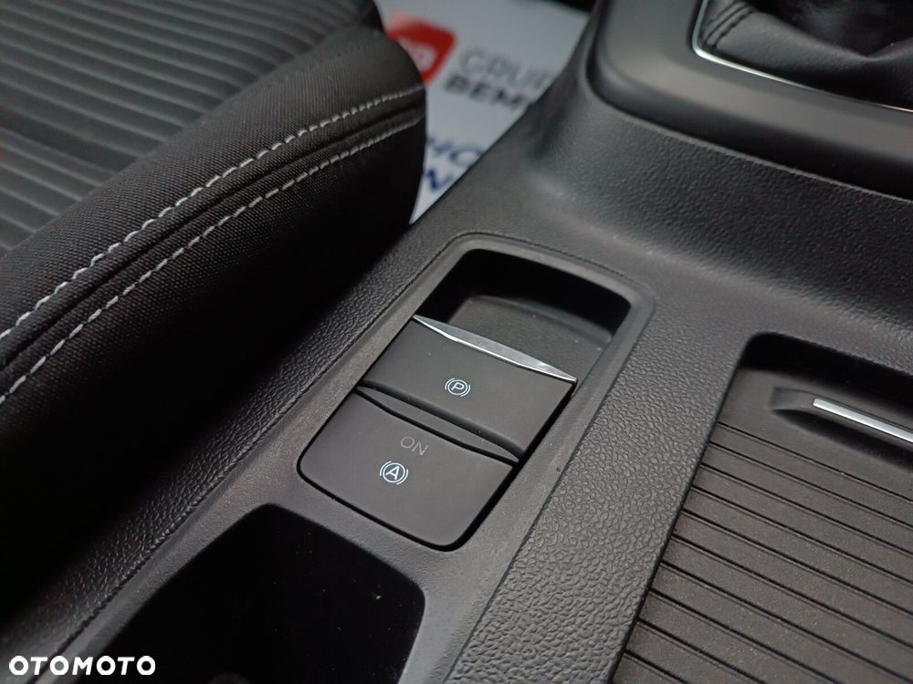 Ford Focus 1.0 EcoBoost Titanium - 28