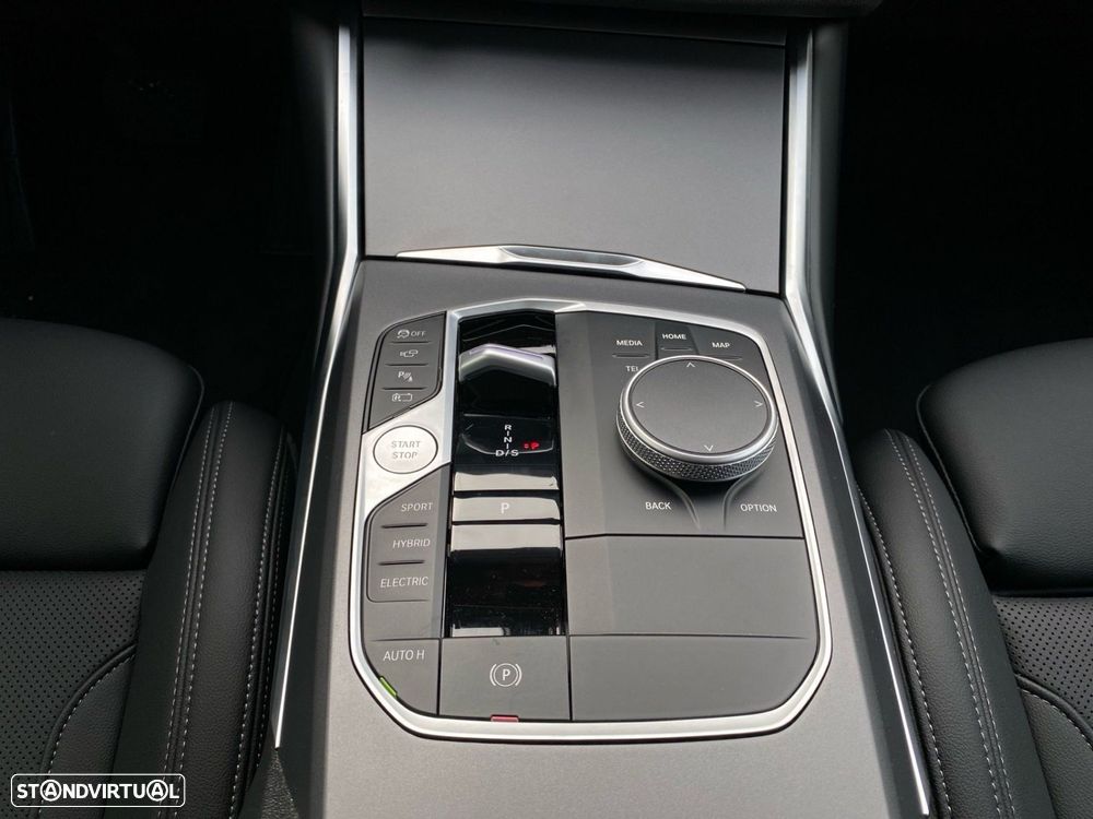 BMW 330 e Auto - 16