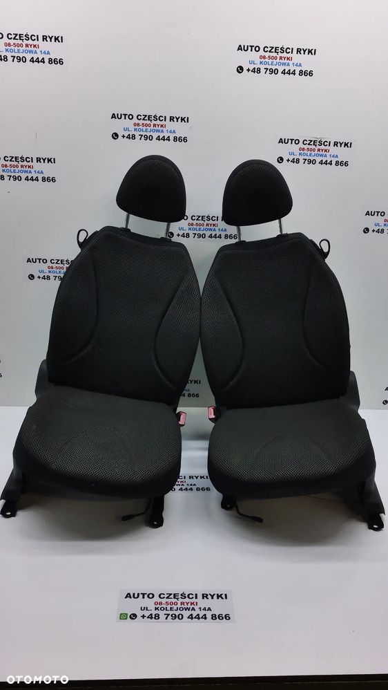 Nissan Micra K12 Siedzenia Fotele Przód 3D - 1