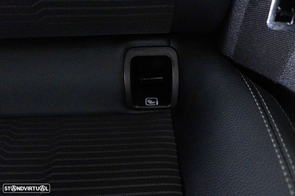 Mercedes-Benz GLA 250 e Progressive - 12