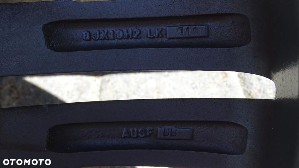 MAM AJ-8019 8Jx19H2 ET30 5X112 - felga - 6