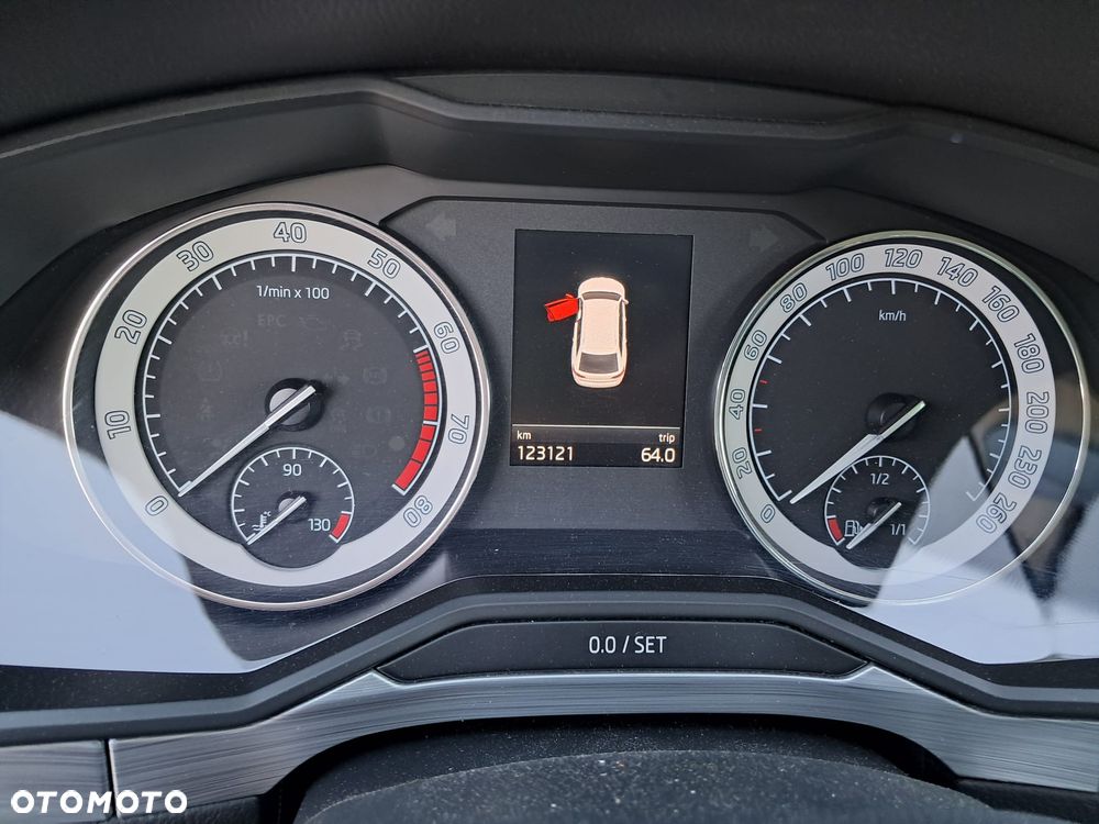 Skoda Superb 2.0 TSI Ambition DSG - 17