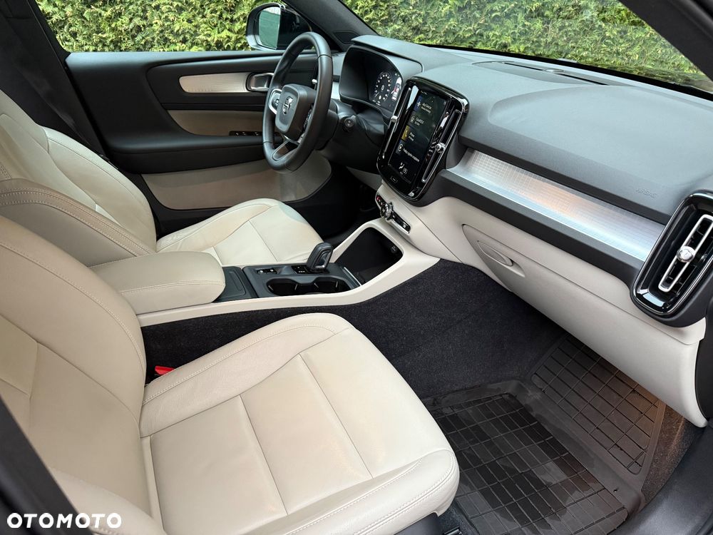 Volvo XC 40 T3 Momentum Pro - 7