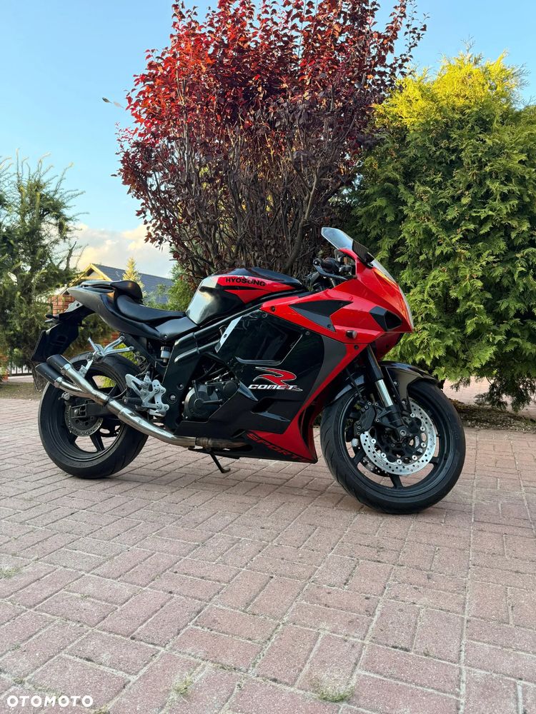 Hyosung GT Comet - 6