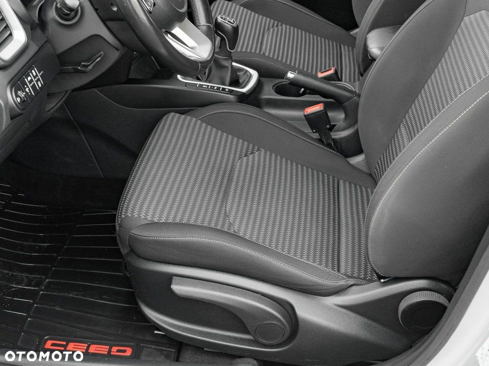 Kia Ceed 1.5 T-GDI M - 12