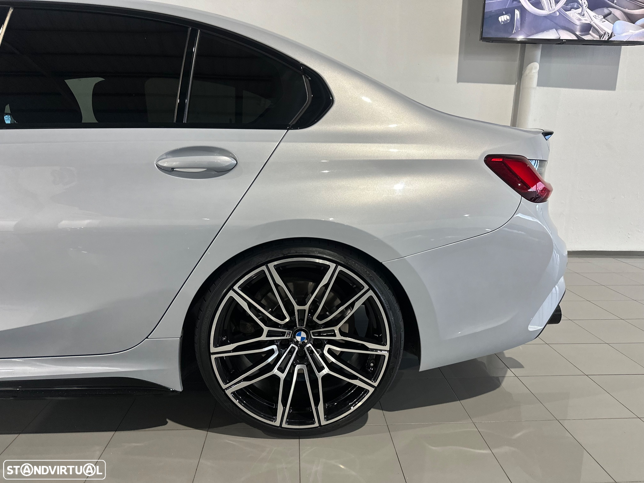 BMW 330 e Auto - 15