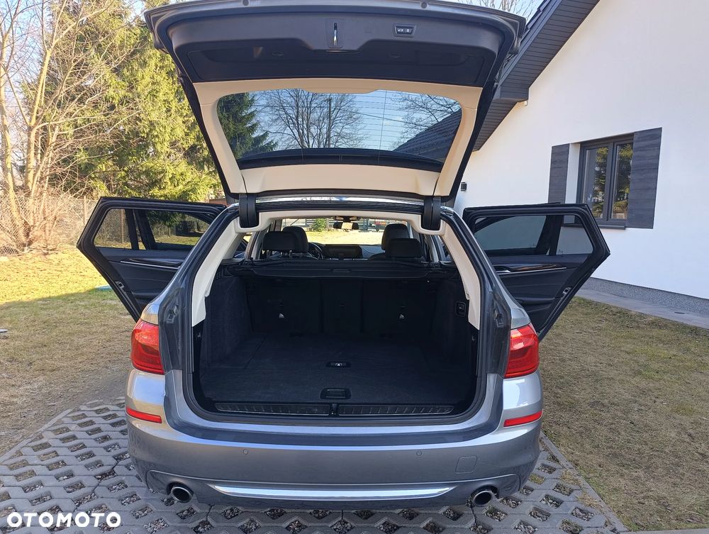 BMW Seria 5 525d Luxury Line sport - 8