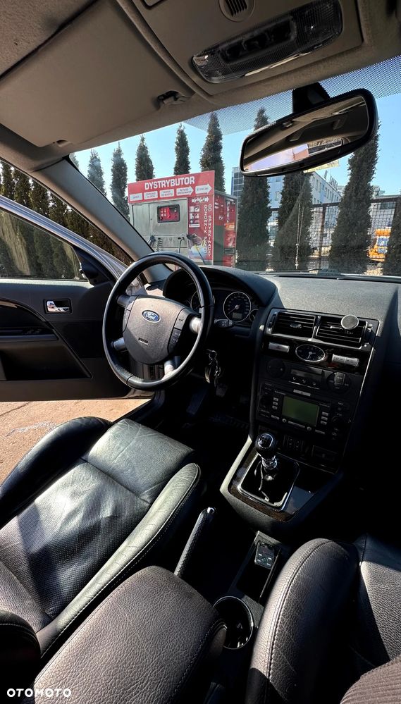 Ford Mondeo 1.8 SCi Ghia - 10