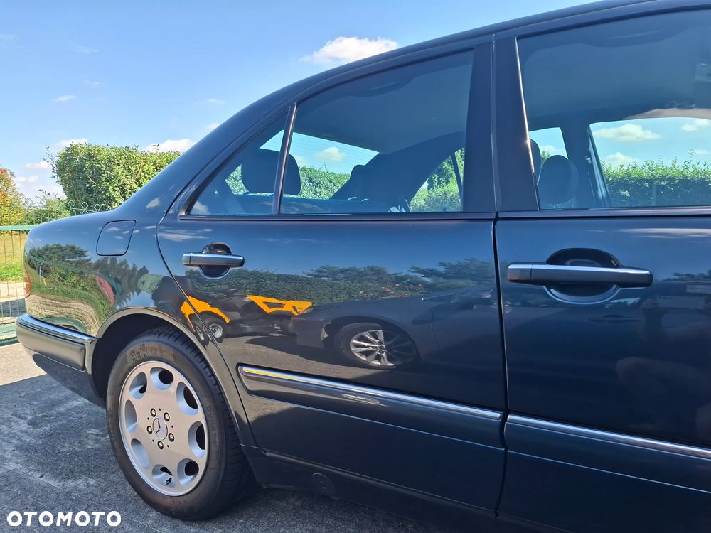 Mercedes-Benz Klasa E 280 4-Matic Elegance - 10