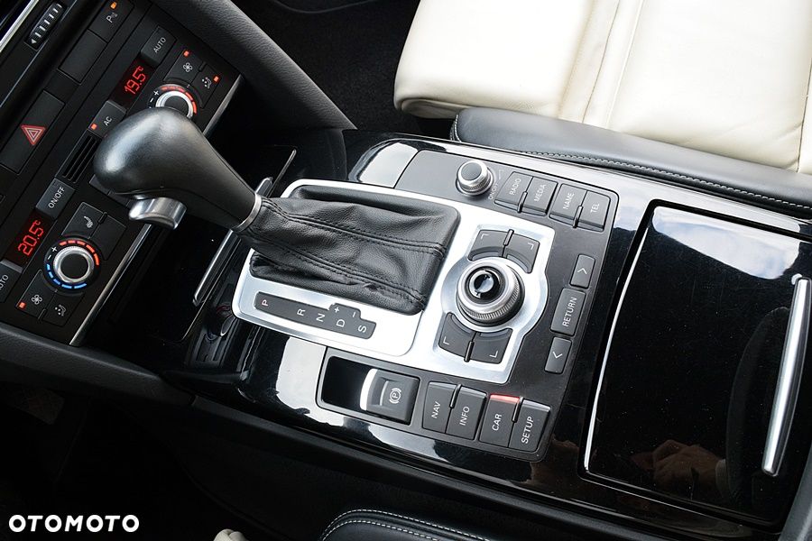 Audi A6 Avant 3.0 TFSI quattro tiptronic - 28