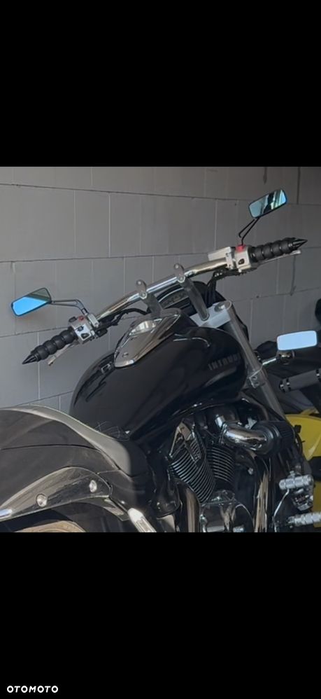 Suzuki Intruder - 12