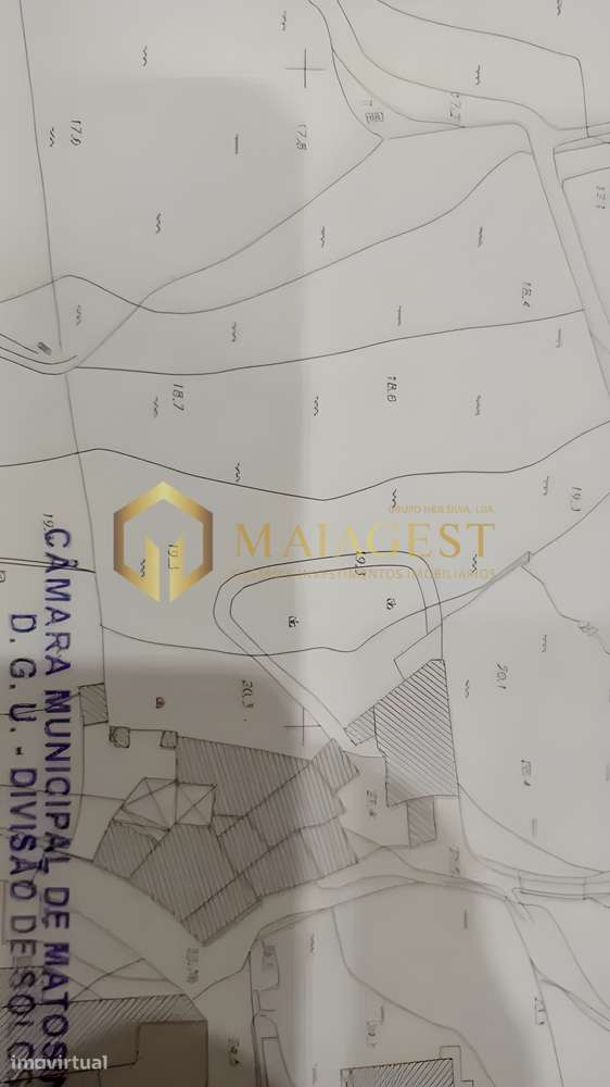 Casa de Lavoura T4 em Granito com Terreno de 5.000 m2 em Matosinhos - Grande imagem: 5/5