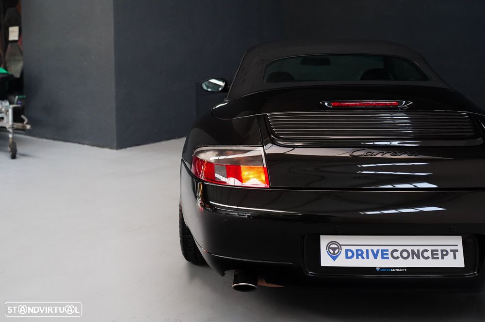 Porsche 911 (996) Carrera Cabrio - 26