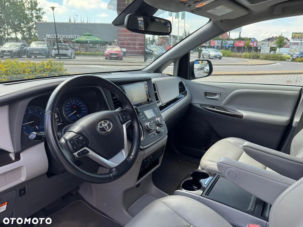 Toyota Sienna 3.5 V6 XLE AWD - 25