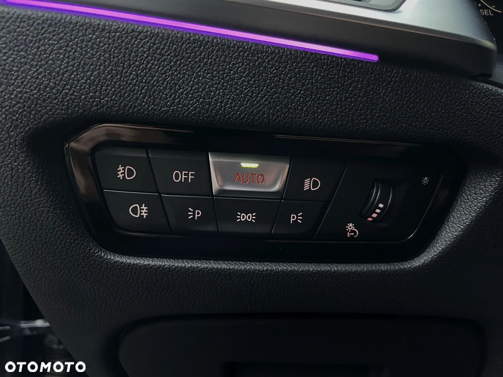 BMW Seria 3 320d Edition M Sport Shadow - 33