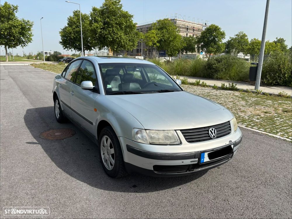 VW Passat 1.9 TDi Confortline Top - 2