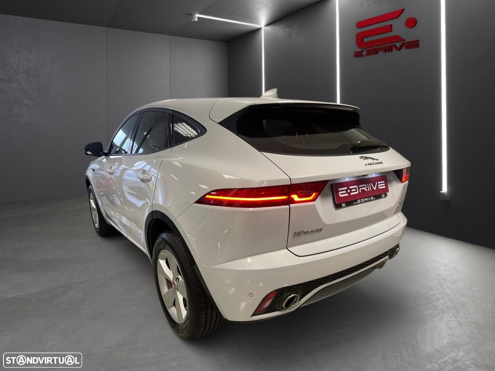 Jaguar E-Pace 2.0 i4D R-Dynamic - 4