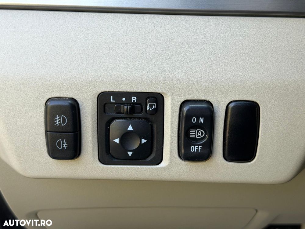 Mitsubishi Pajero - 13