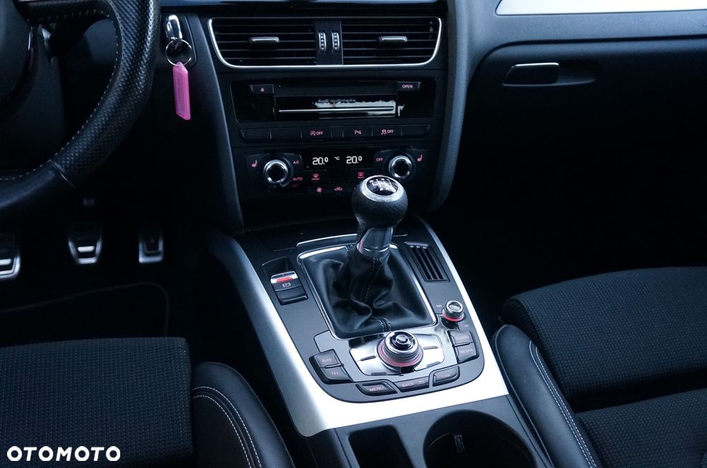 Audi A4 Avant 2.0 TDI DPF clean diesel S line Sportpaket - 28