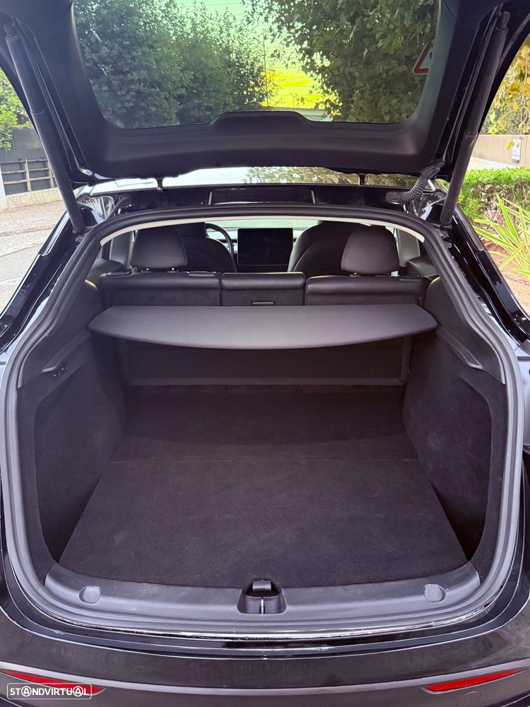 Tesla Model Y Long Range Dual Motor AWD - 34