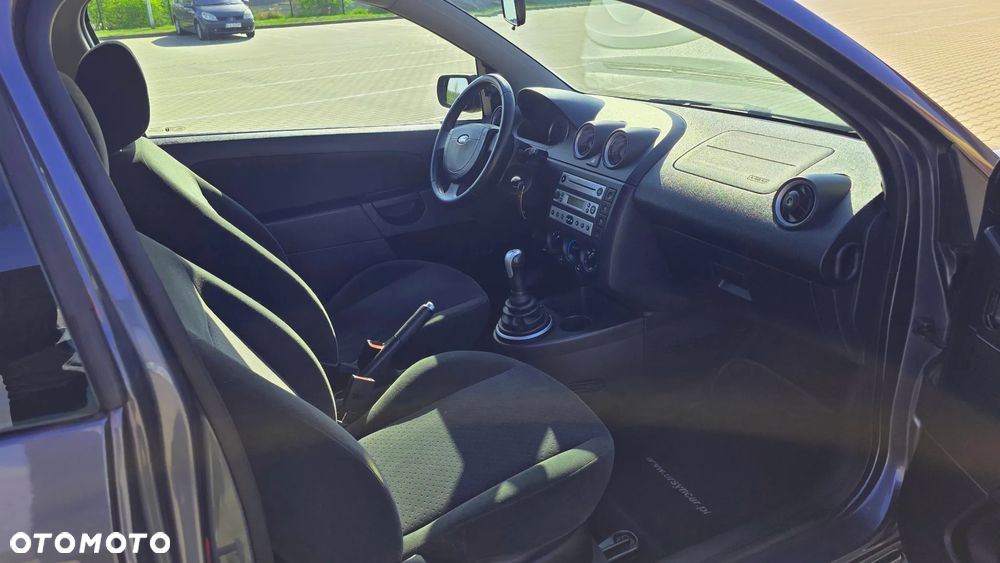 Ford Fiesta 1.4 Ghia - 13
