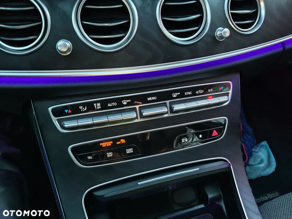 Mercedes-Benz Klasa E 220 d 4-Matic Avantgarde - 22