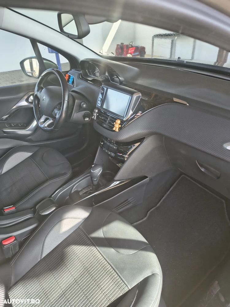 Peugeot 2008 1.2 PureTech Turbo EAT6 S&S Allure - 4