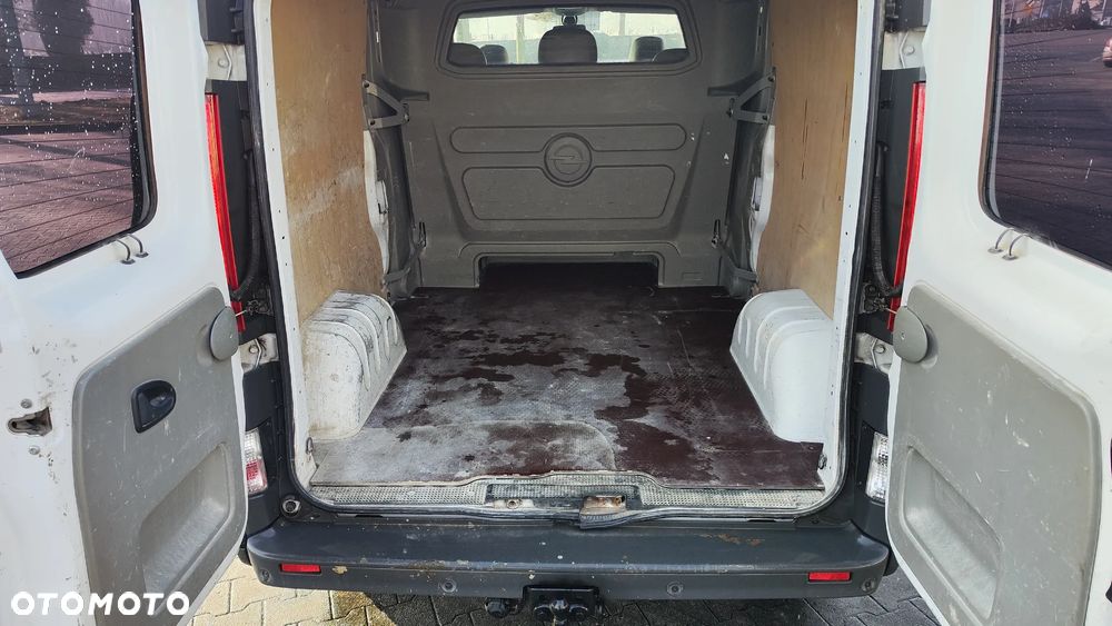 Opel Vivaro - 8