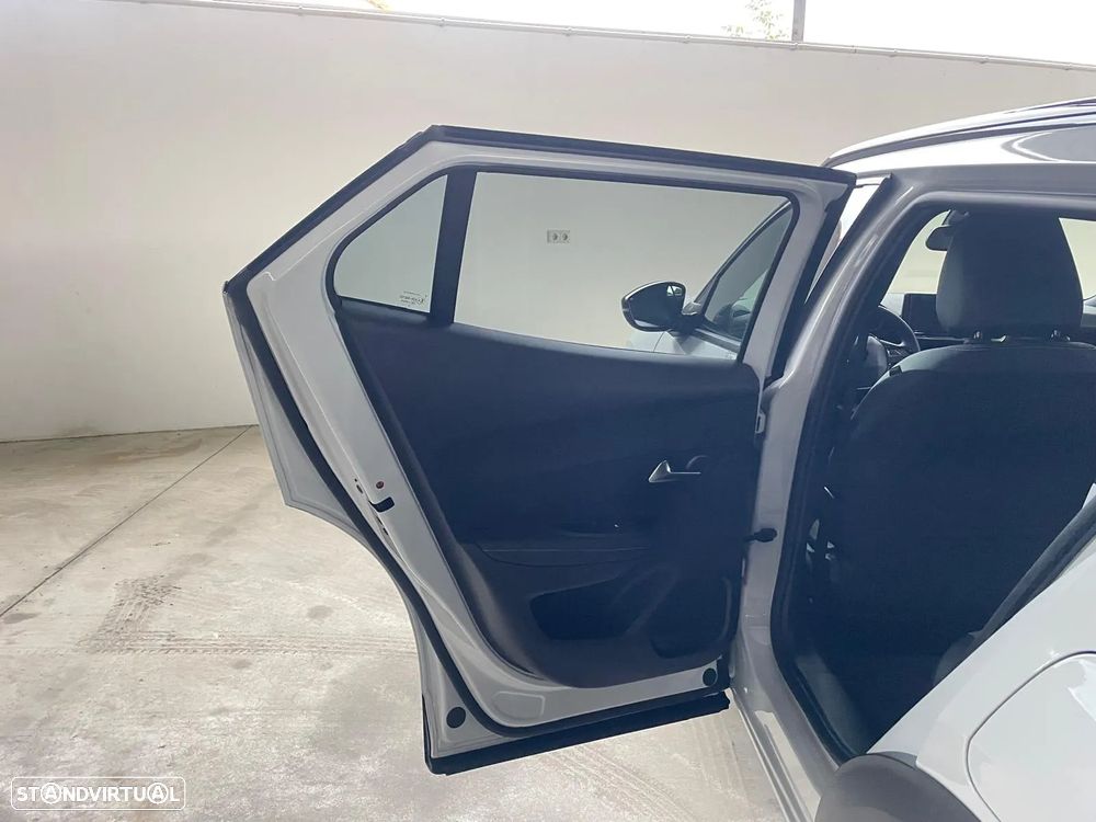 Peugeot 2008 1.2 PureTech Allure Pack - 27