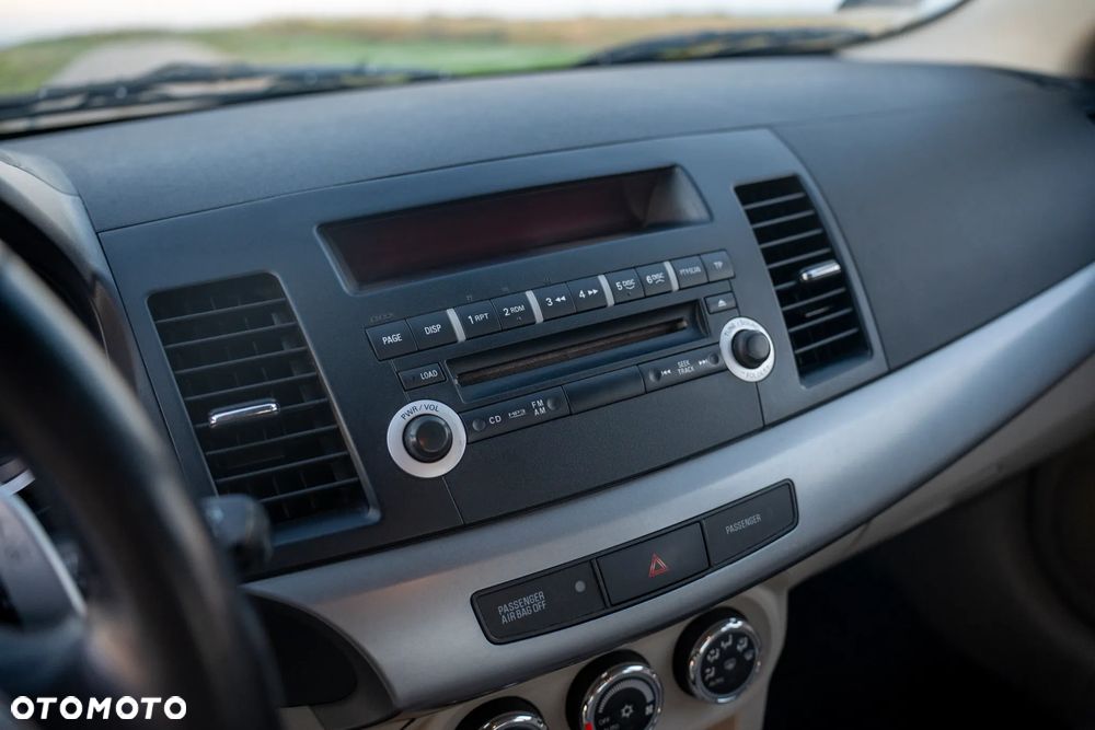 Mitsubishi Lancer 1.8 Invite CVT - 10