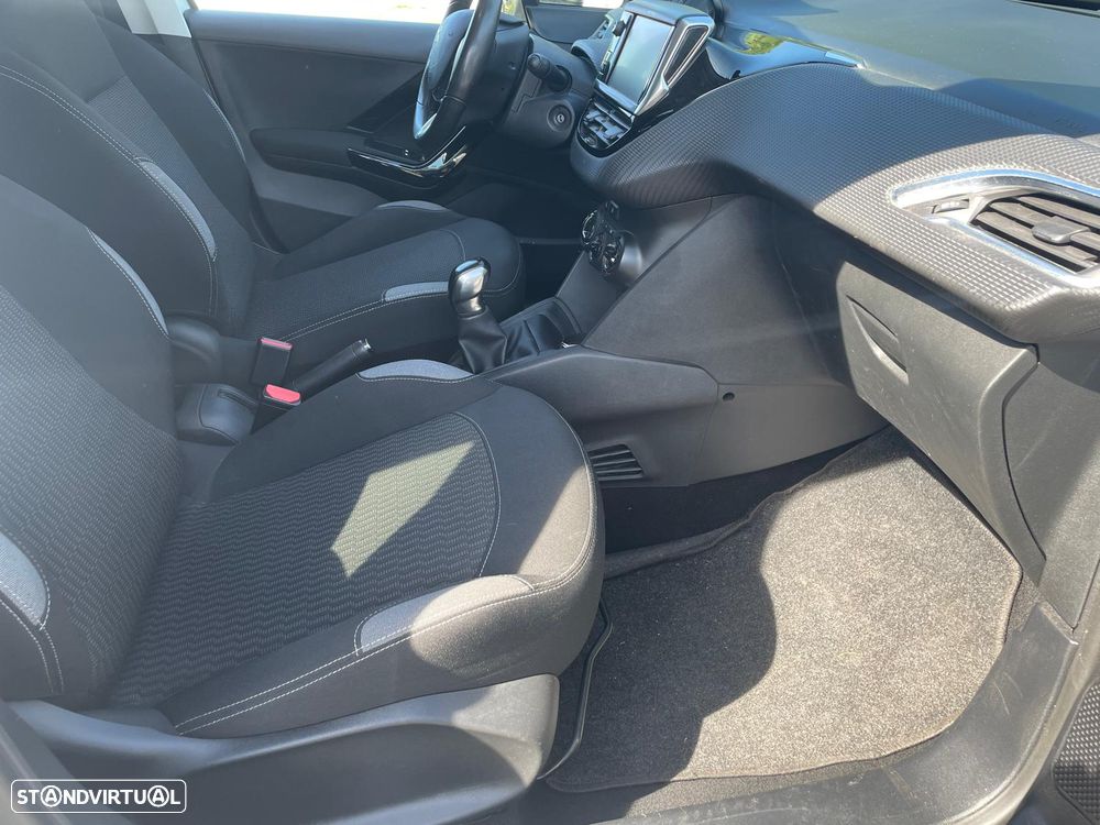 Peugeot 208 1.2 PureTech Style - 3