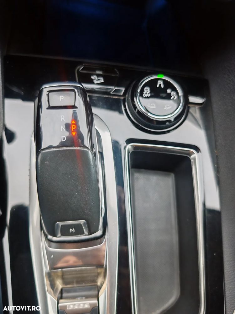 Peugeot 3008 1.6 BlueHDI S&S EAT6 Allure - 11