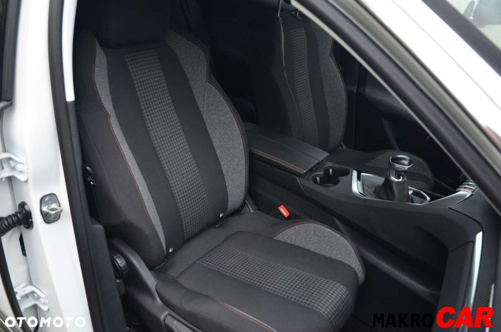 Peugeot 3008 1.2 PureTech Active S&S - 10
